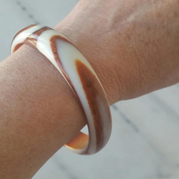 Vintage Bangle - Picture 2 of 5